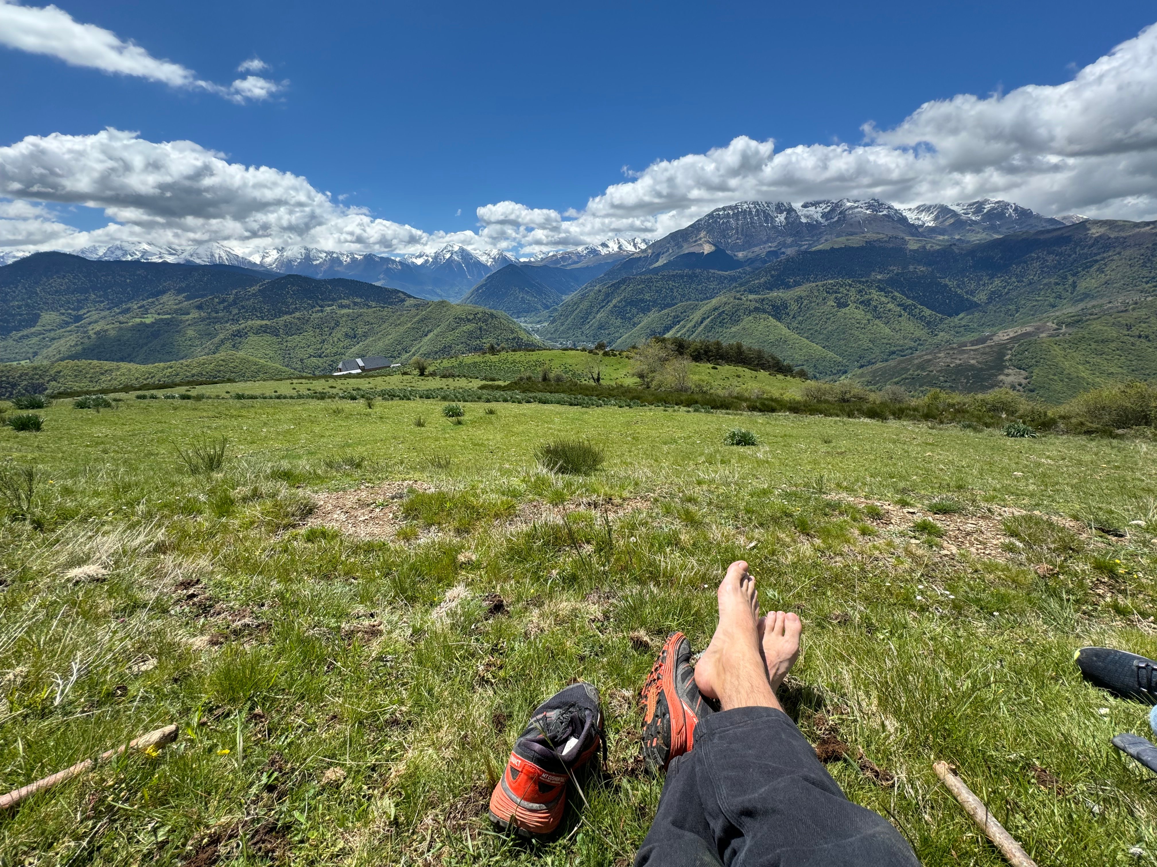 Vivre à la montagne permet d'avoir cette vue tous les jours (et je ne parle pas de mes pieds)