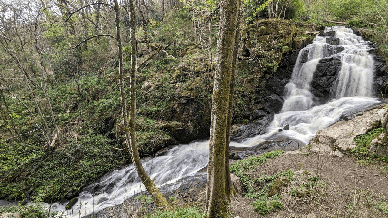 La cascade de Narvau, en pose longue. 