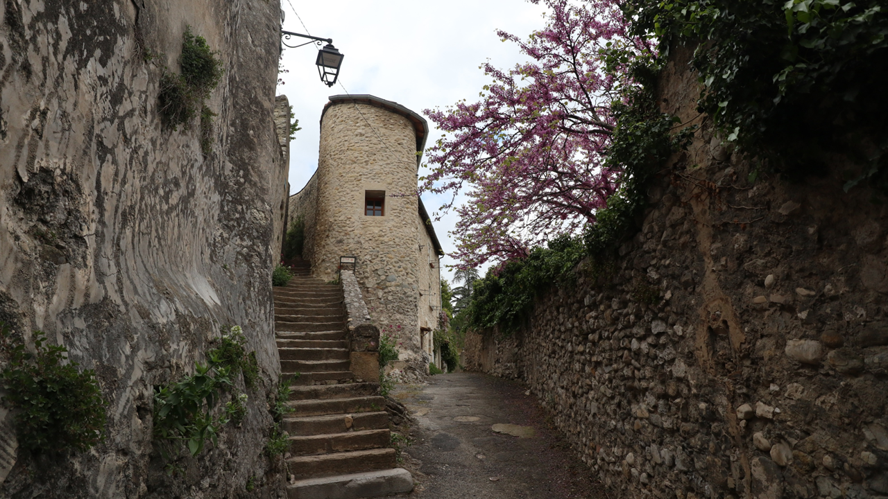 Sur mon trajet, quelques petites ruelles charmantes…