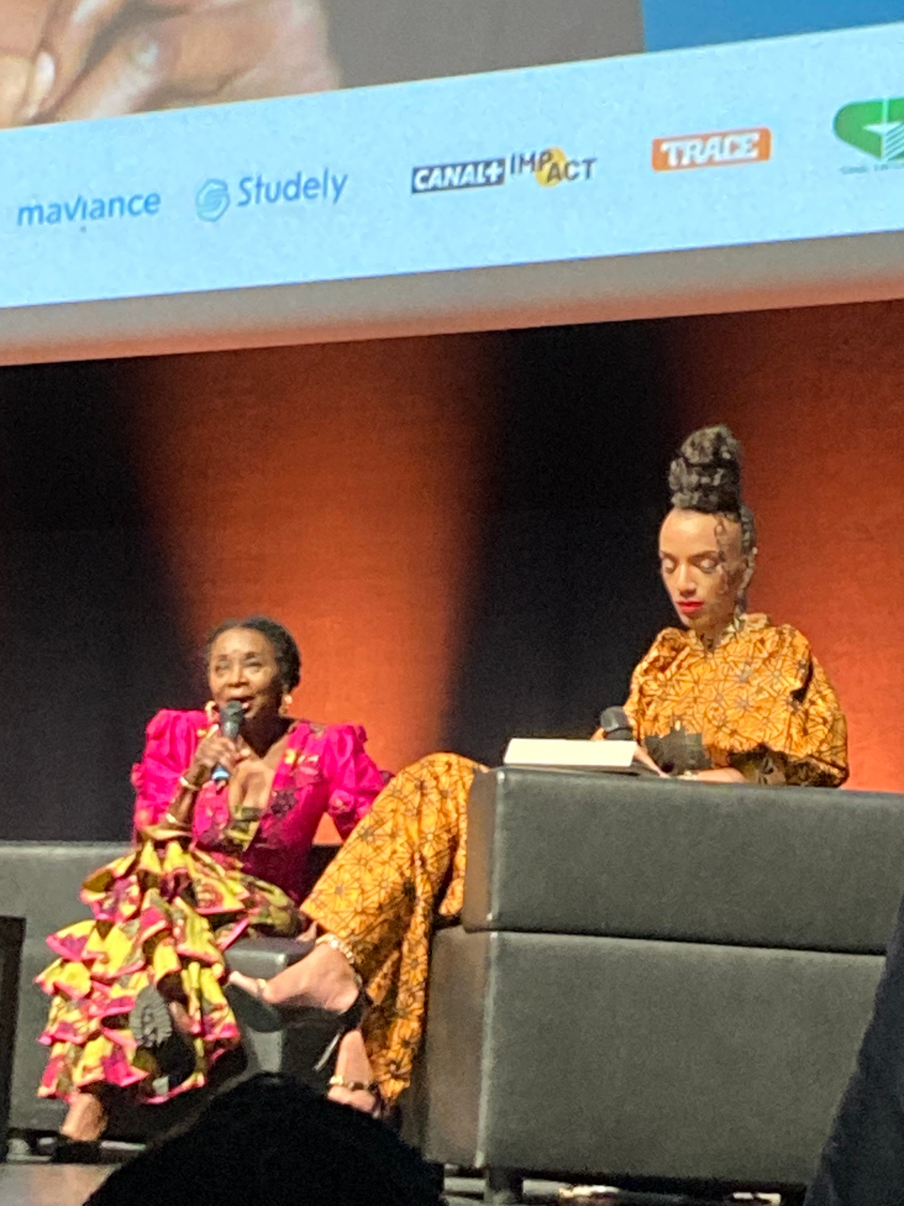 Journaliste et consultante, Marie-Roger Biloa répond aux questions d' Ivoire de Rosen