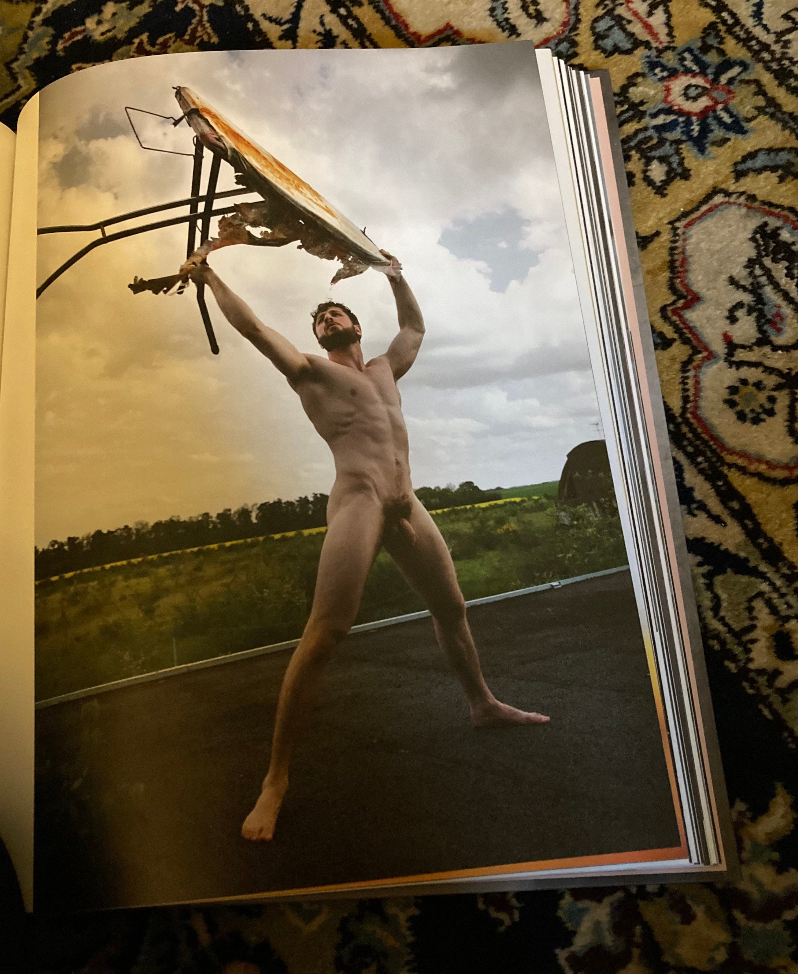 Un extrait du catalogue magnifique et très érudit "Tomber des Nu(e)s"