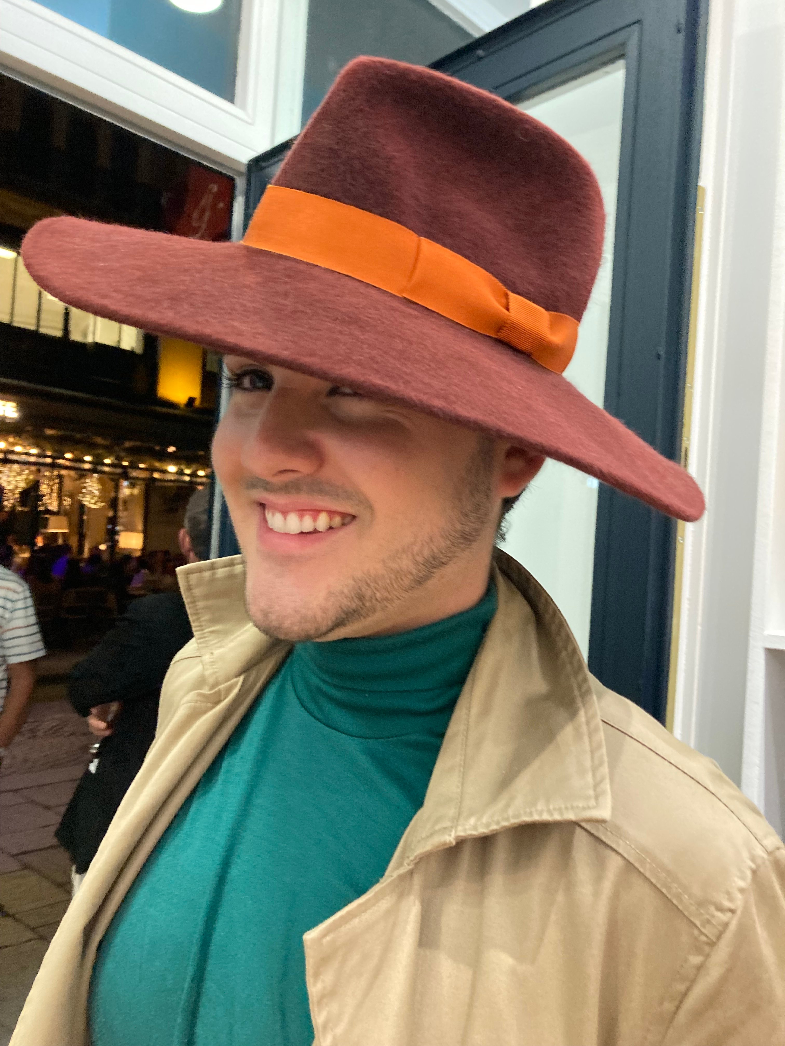 A la présentation des chapeaux Tony Peto, 56 rue Tiquetonne à Paris