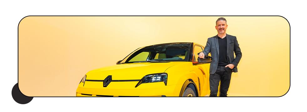 « T'as de beaux yeux tu sais...» // @Renault