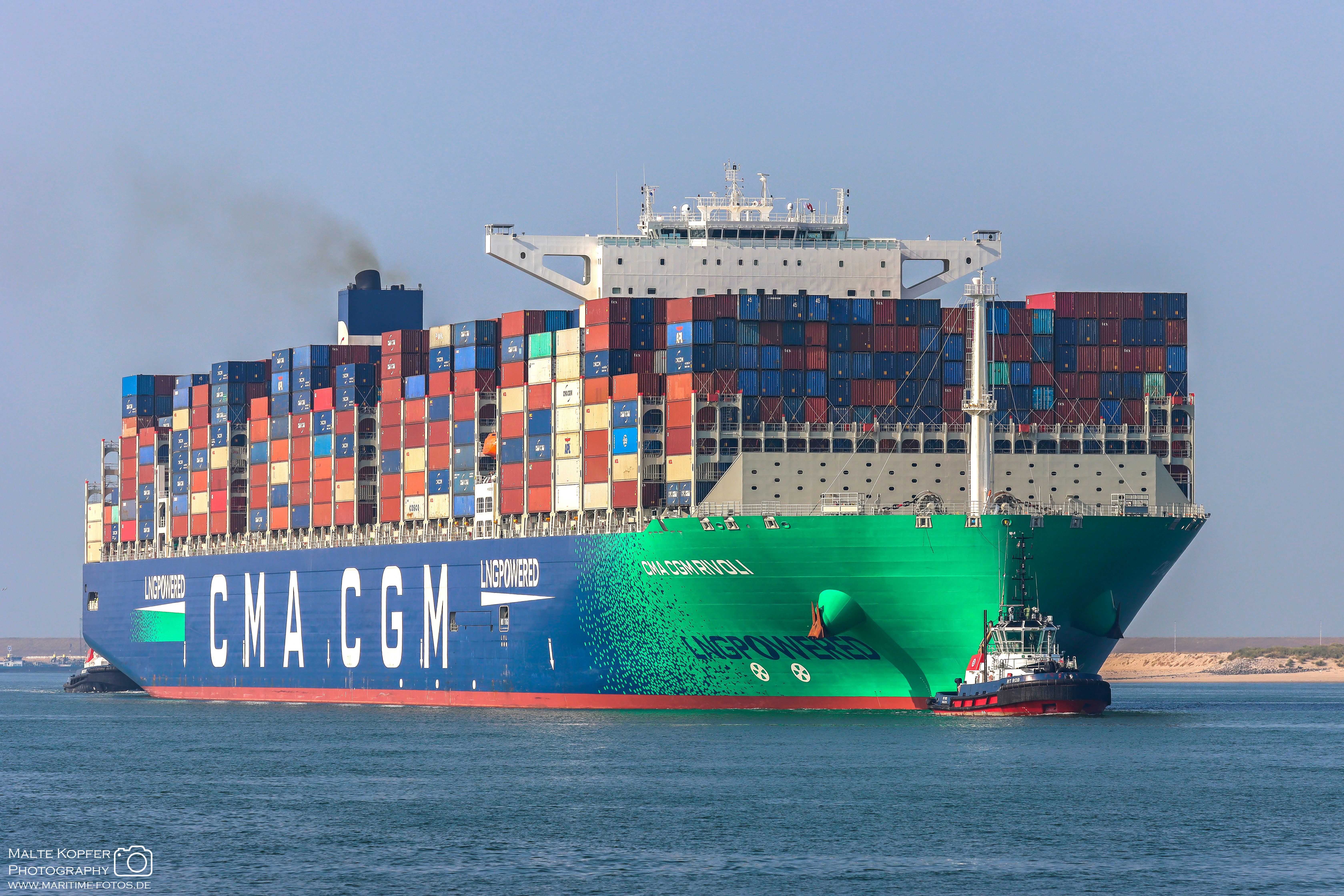 Porte-conteneurs de l’armateur français CMA CGM sur le trajet Rotterdam-Dunkerque © Malte Kopfer / Flickr