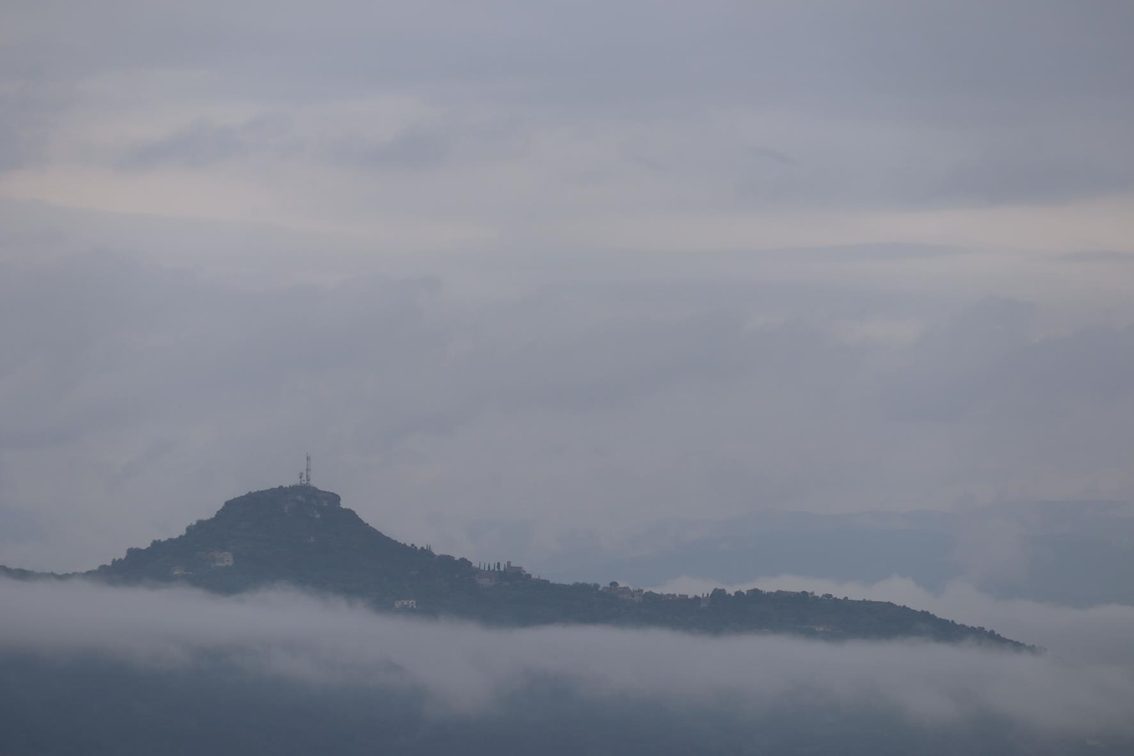Journée brumeuse et pluvieuse, idéale pour aller visiter la grotte Chauvet !