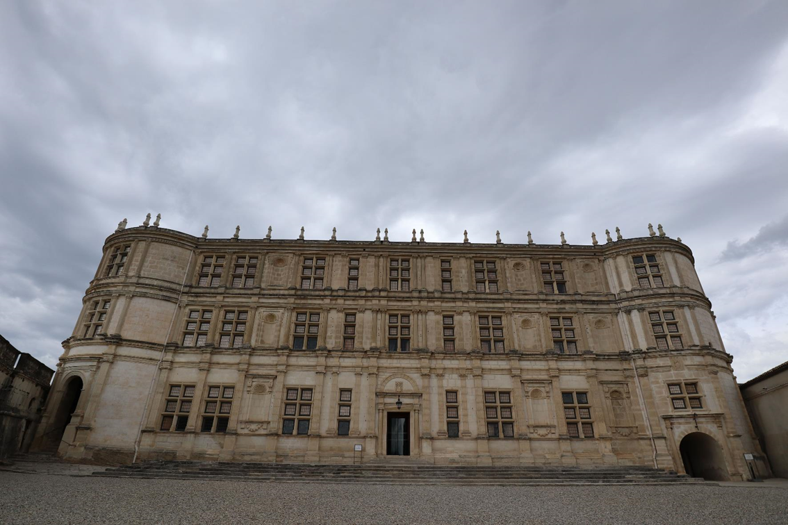 Le château de Grignan, là où Madame de Sévigné a passé une partie de sa vie, jusqu'à sa mort.