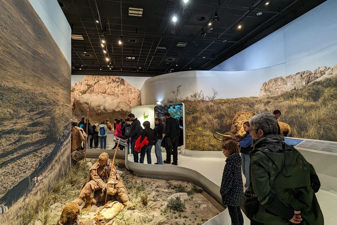 Pas de photo de la grotte (enfin sa reproduction 100% fidèle et assez stylée) alors petit aperçu de l'expo qui suit.
