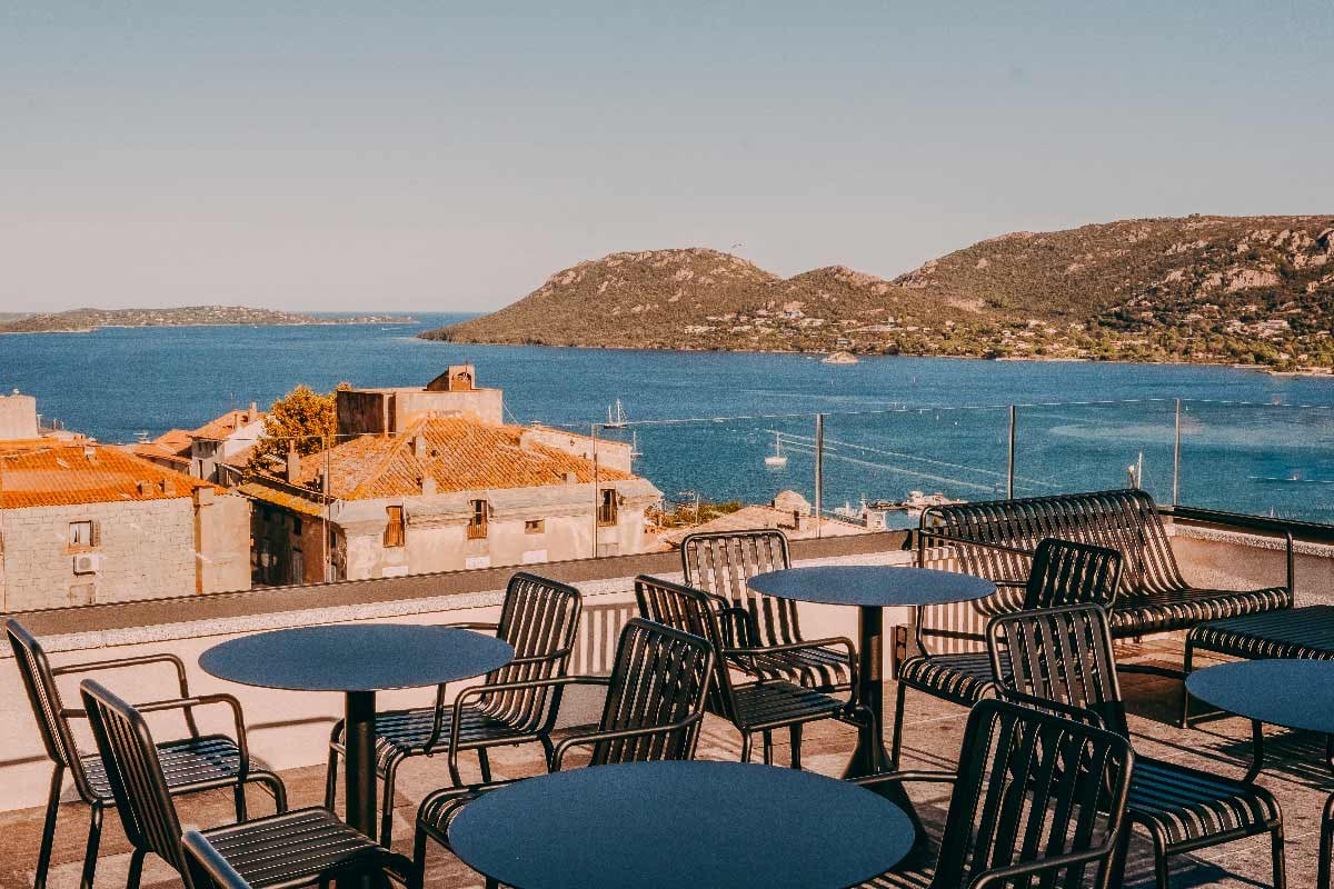 Au cœur vivant de Porto-Vecchio, l'Hôtel Moderne © Noémie Wonder