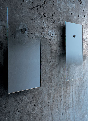 Regarder à travers le mirroir