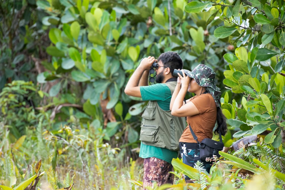 Danielson et Fernanda sont biologiste et guide d'observation dans le parc. (c) Raimundo Carvalho 