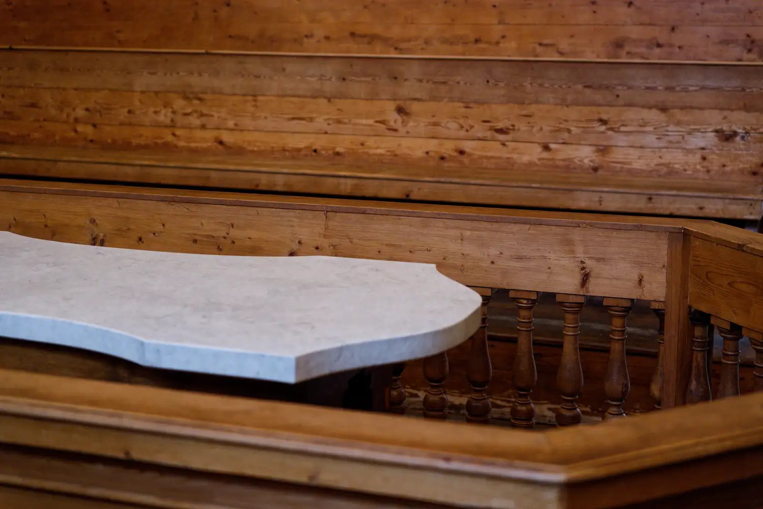 Une carte postale offerte dès que j'en fais (je n'oublie pas mes ami·es foufolles qui ont pris l'abonnement payant pour m'encourager et que j'ai laissé en rase campagne sans eau et sans carte pour le moment : je pense à vous !) à celui ou celle qui devine ce que c'est :)