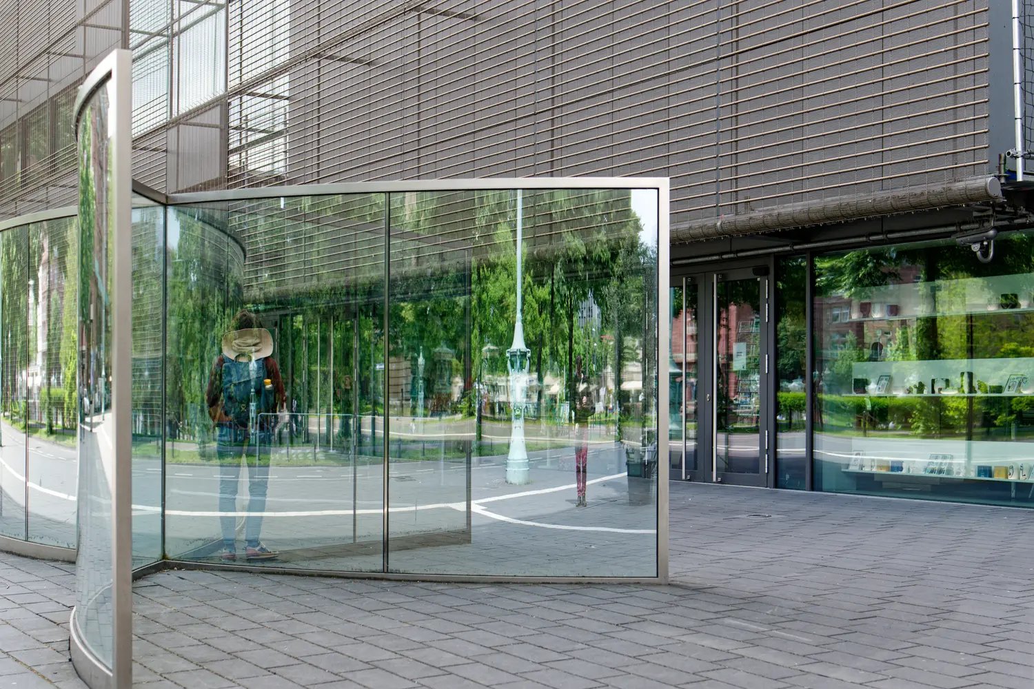 Ça commence avant même de rentrer dedans c'est fou.