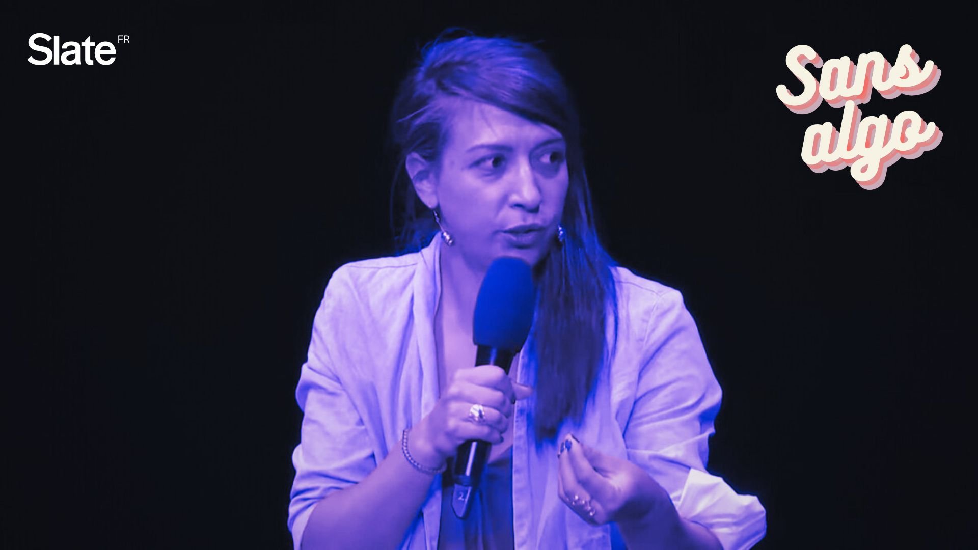 Marine Vlahovic en septembre 2021 à la Maison de la poésie, pour une table ronde intitulée «Journalisme de guerre» lors du festival Radio et podcast: on en parle, organisé par Télérama et la Maison de la poésie. | Capture d'écran Maison de la Poésie - Scène littéraire via YouTube 