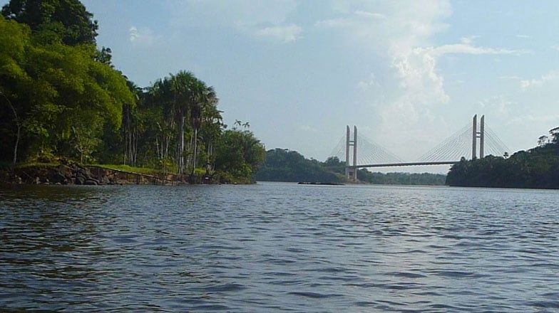 Le pont qui enjambe l'Oyapoque et relie la France et le Brésil (c) S. Letniowska-Swiat 