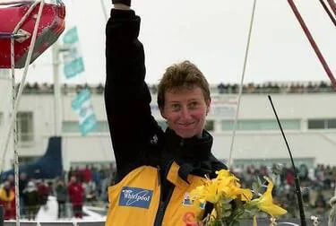 Catherine Chabaud à son arrivée du Vendée Globe 1997