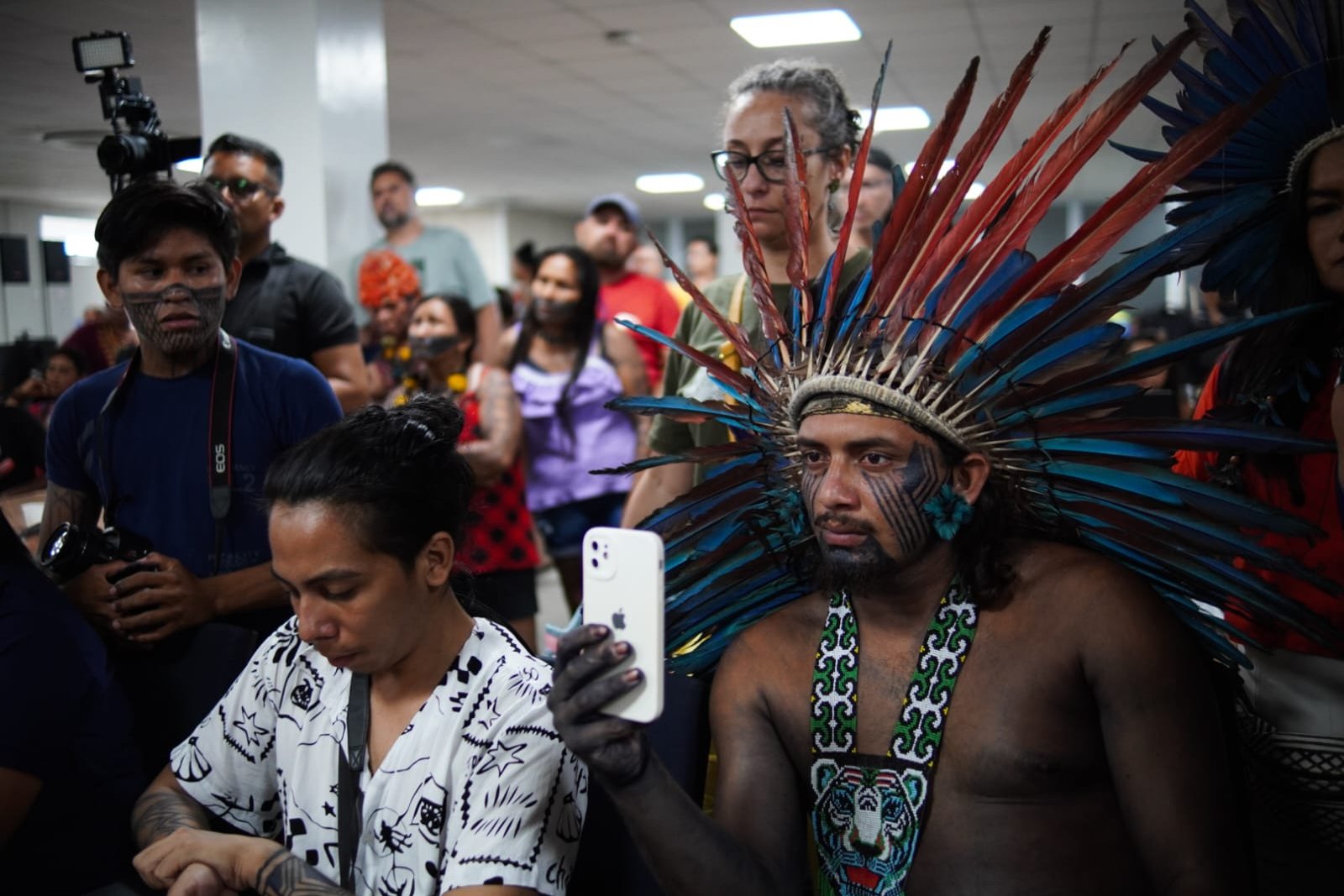 Thaigon Arapiun pendant une réunion avec des représentants du gouvernement (c) Rodrigo Correia