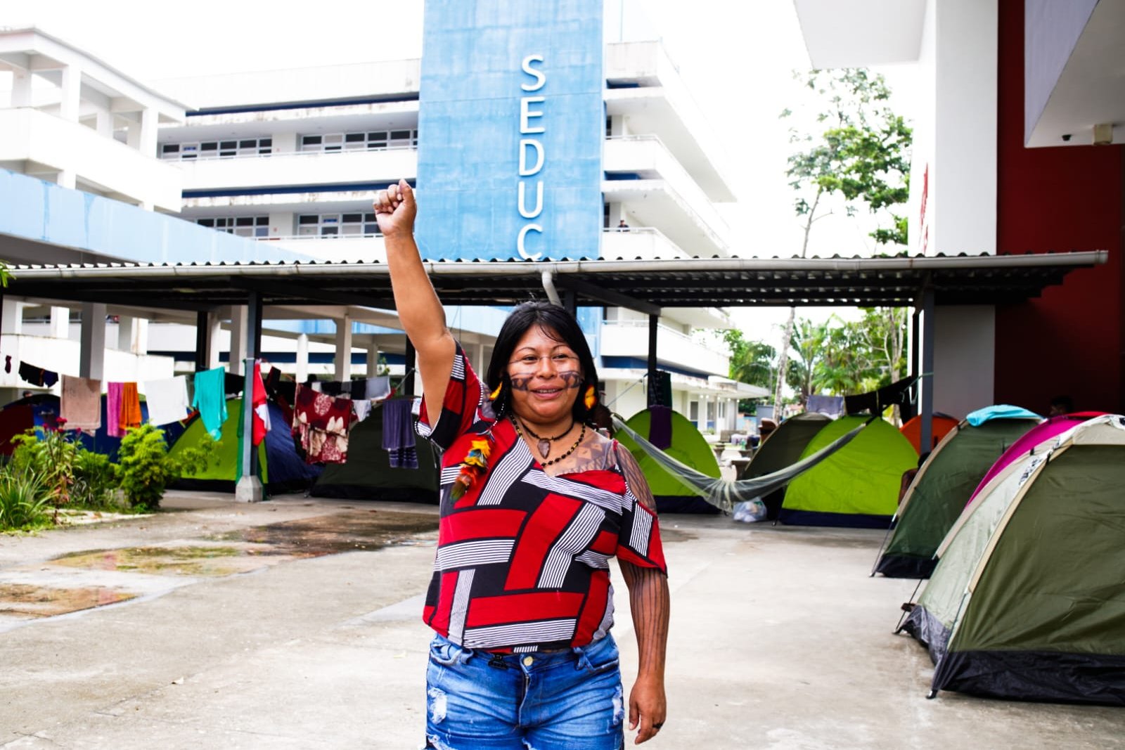 Alessandra Korap Munduruku en février à la SEDUC (c) Rodrigo Correia