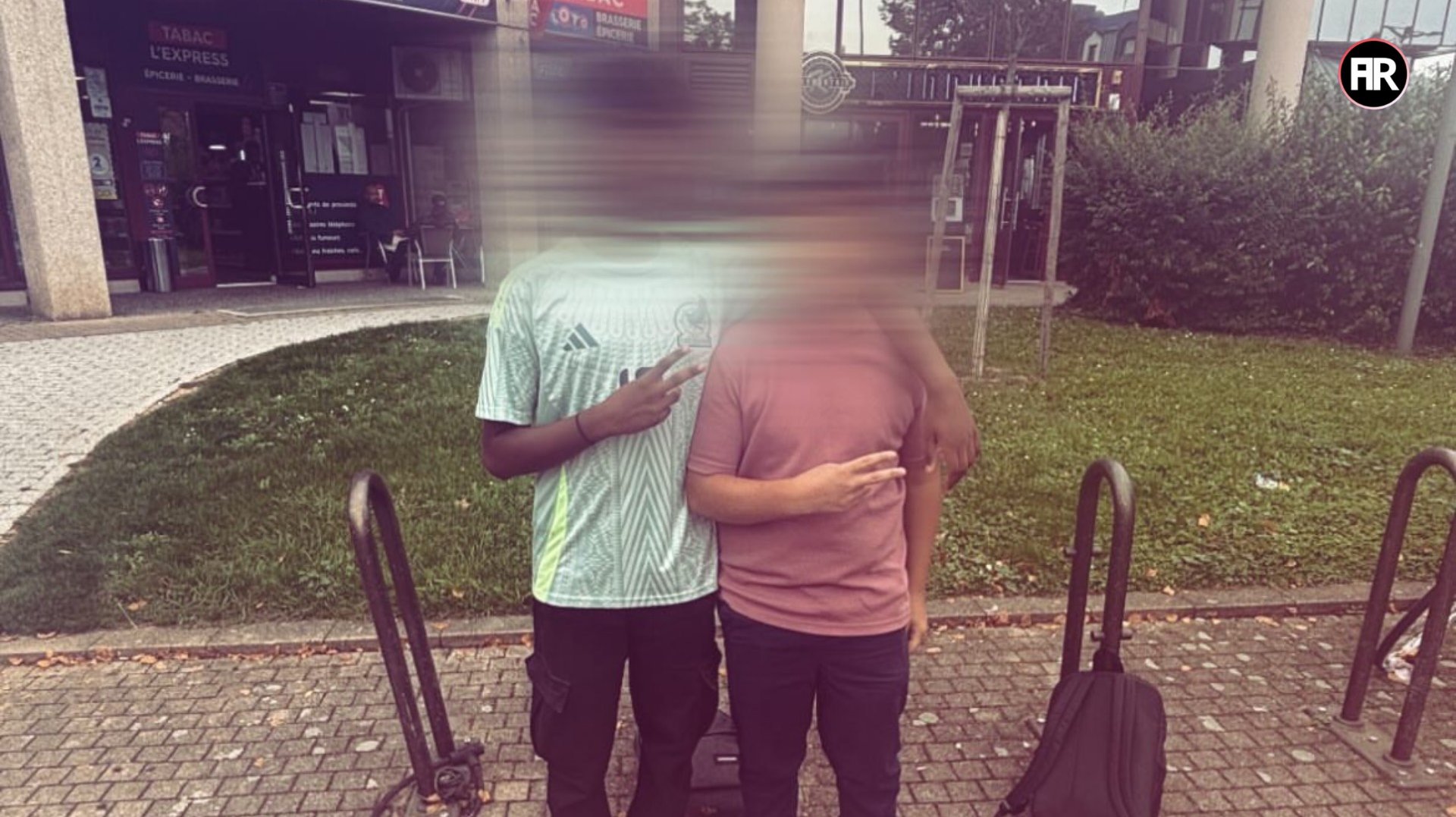 Imgaes fournis par Esteban (son meilleur ami)