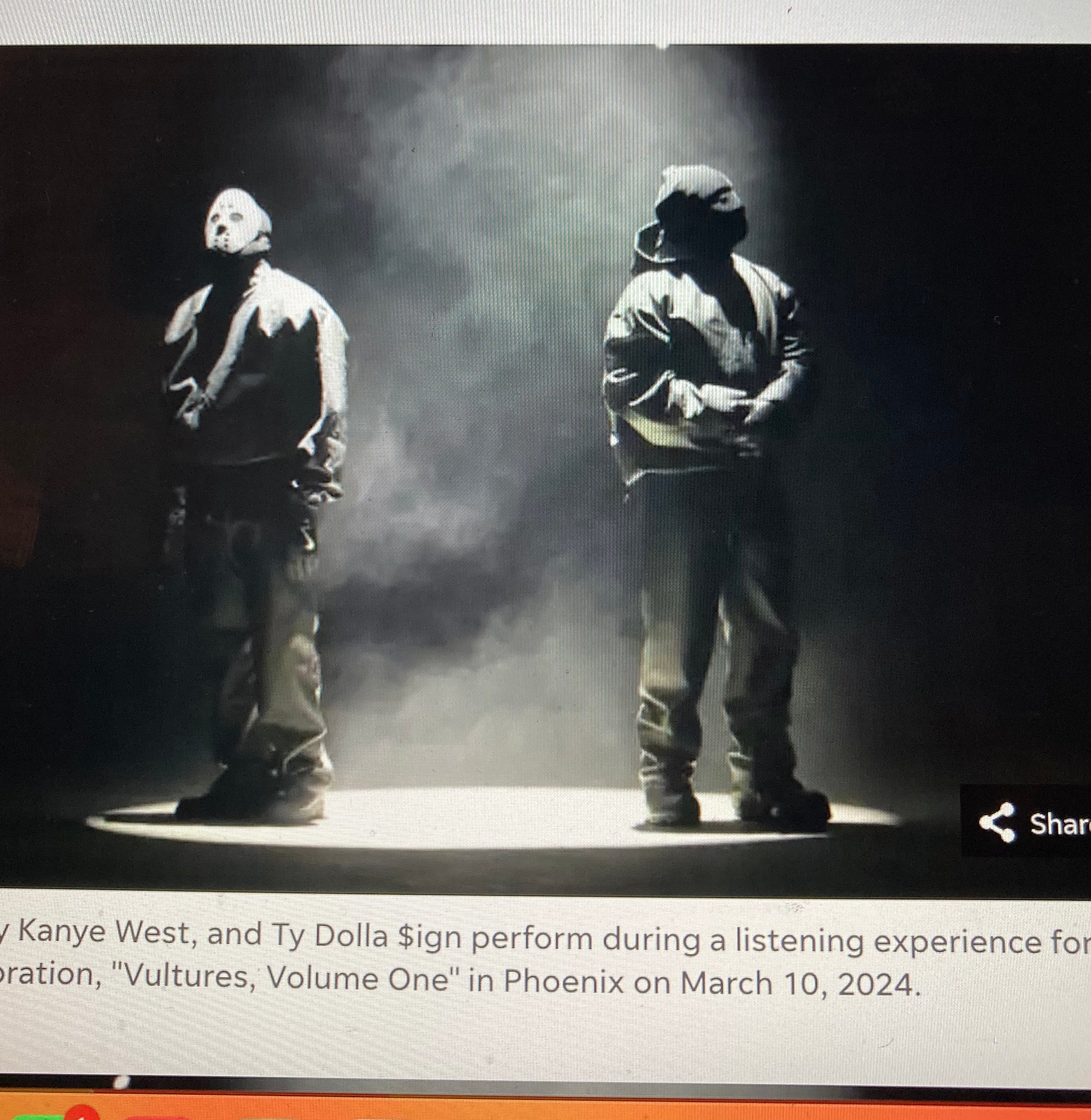 Kanye West et Ty Dolla sur scène à Phoenix, visages masqués, pas très rassurants