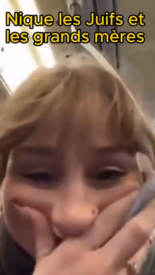 Manon a publié sur Tiktok une vidéo montrant des jeunes entonner des chants antisémites - Tiktok ©
