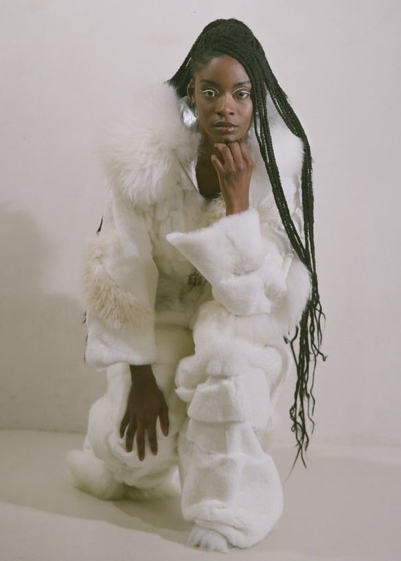 Shooting de la collection de Mathilde Planchard. Equipe de production : @amourprod ; Model : @ateeya_ ; Make Up : @jeanne_mns_mua