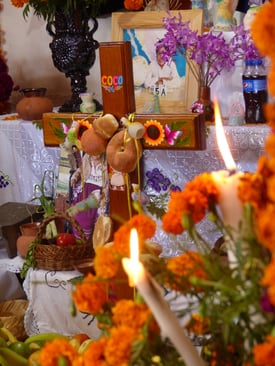 Cuando la ficción cruza la realidad - Santa Fe de la Laguna, Michoacán