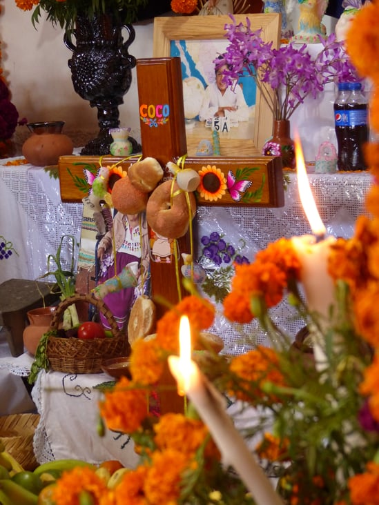 Cuando la ficción cruza la realidad - Santa Fe de la Laguna, Michoacán