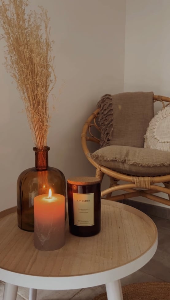 Un petit espace détente où vous pourrez déguster une boisson, accompagnée de petites douceurs ♡