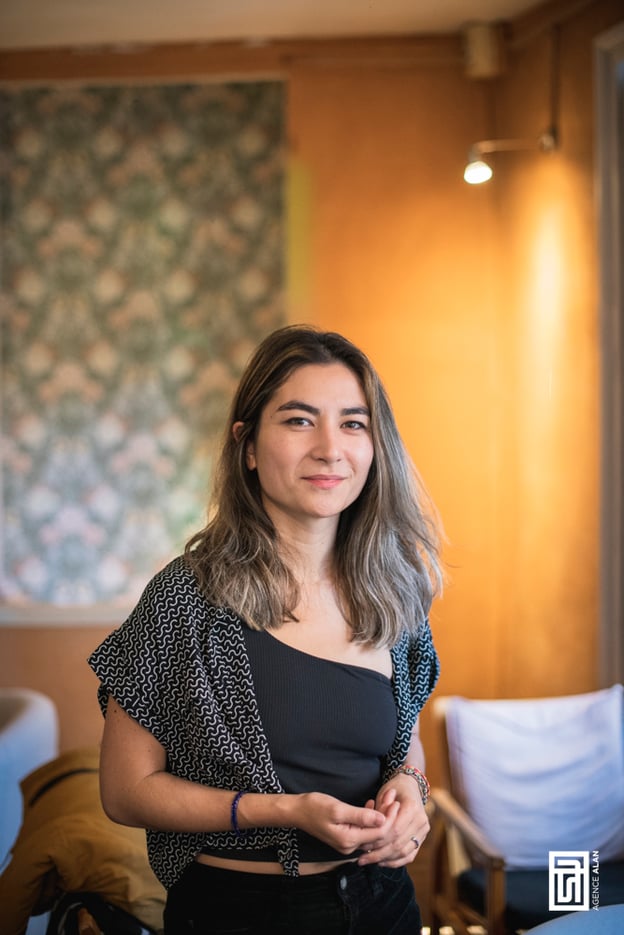 Première photo de mon tout premier shooting pro réalisé par Alan de Agence Alan. Je vous parle bientôt de cette expérience