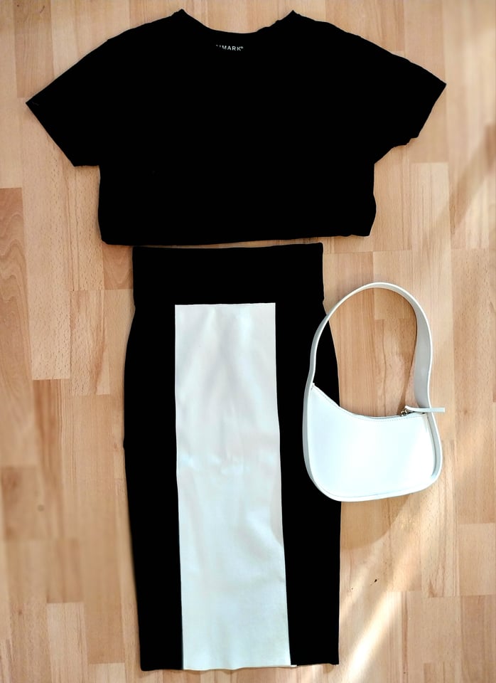 sac half-moon The Row, jupe Balmain x H&M, T-shirt Primarkt