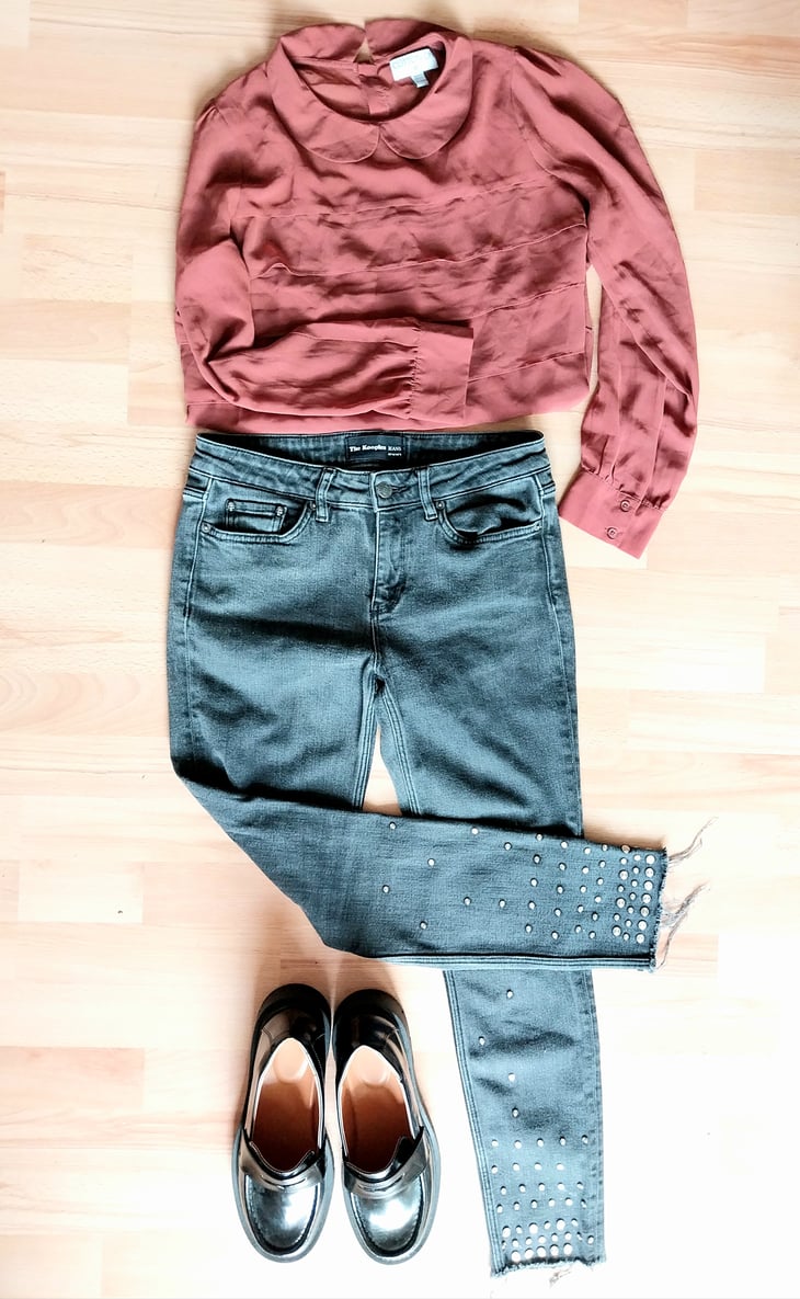 Blouse Cotton On, jeans The Kooples, moccasins Uniqlo
