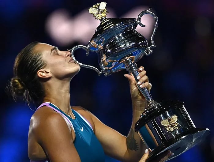 Alors elle c'est Aryna Sabalenka et elle est très contente ! (Manan Vatsyayana/AFP)