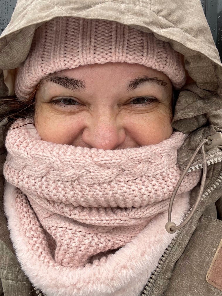 Selfie sous la pluie des fjords par Delphine Lambert