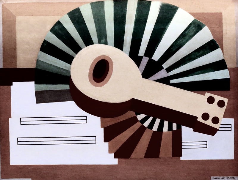  Crédit : JL Maziere - Guitare et éventail. Vers 1926. Strasbourg. Musée d'Art Moderne et Contemporain.