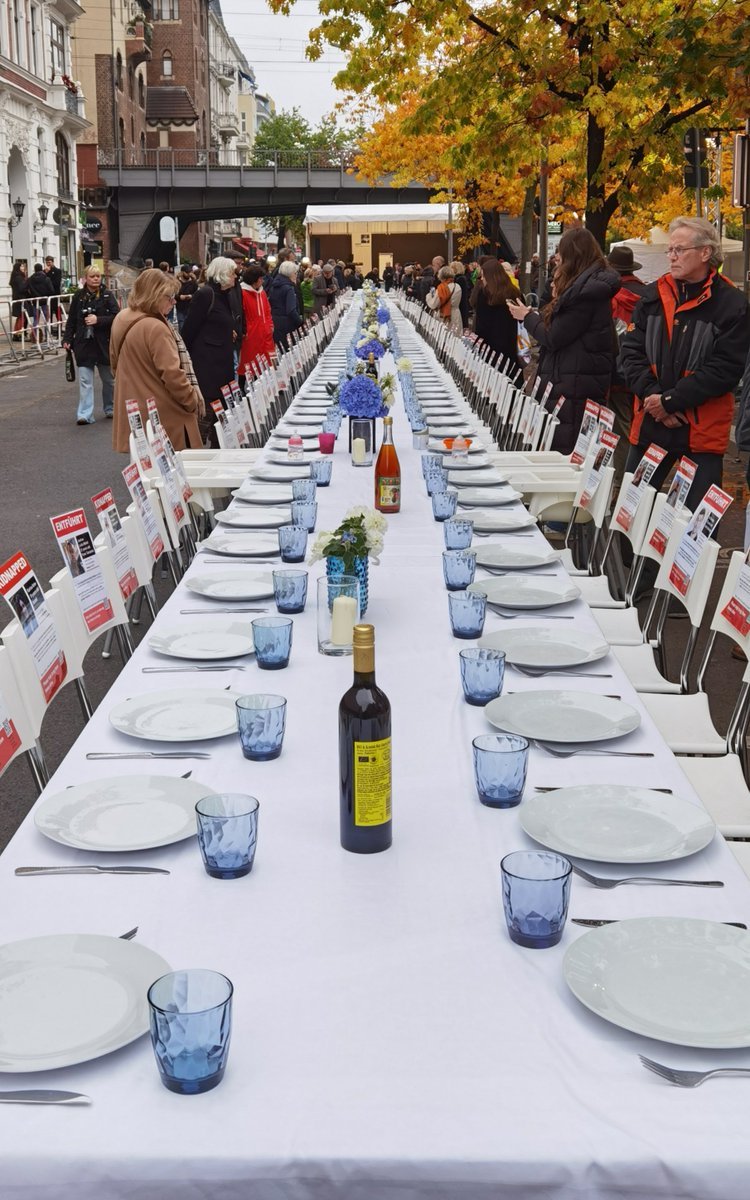 La communauté juive berlinoise a dressé symboliquement une table pour les otages retenus par le Hamas