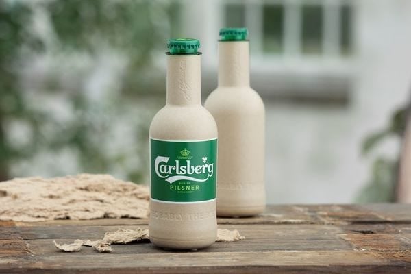 Calsberg annonce des avancées significatives dans la production de la première bouteille en "papier" au monde