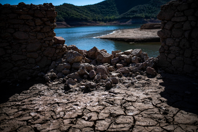 Cracks in the Sau reservoir in Catalonia, Spain, on Oct. 3, 2022 (Europa Press via AP file, L. SOPÊNA)