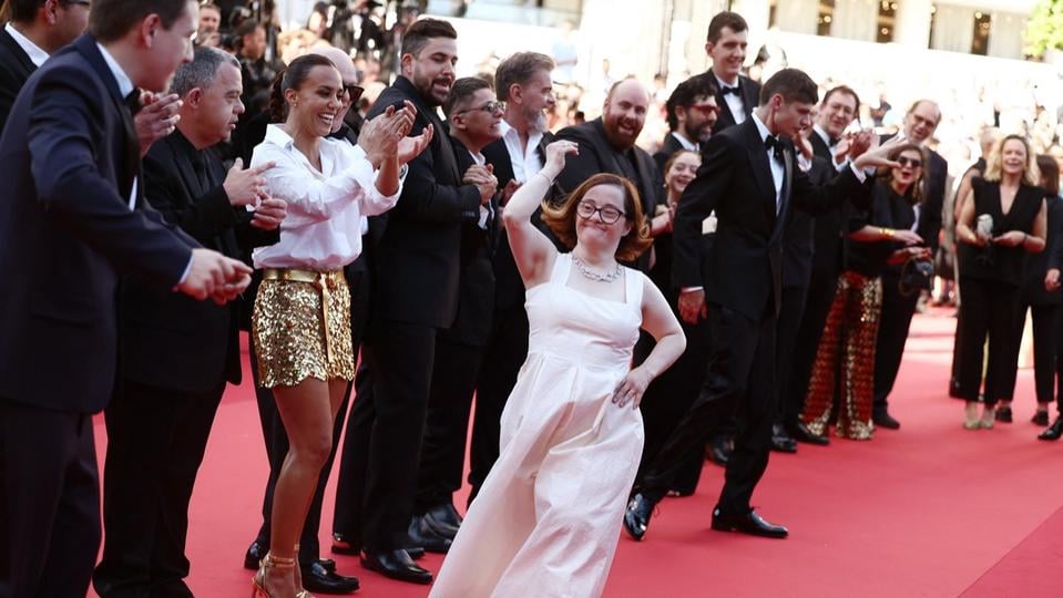 Montée des marches du film "Un p'tit truc en plus"