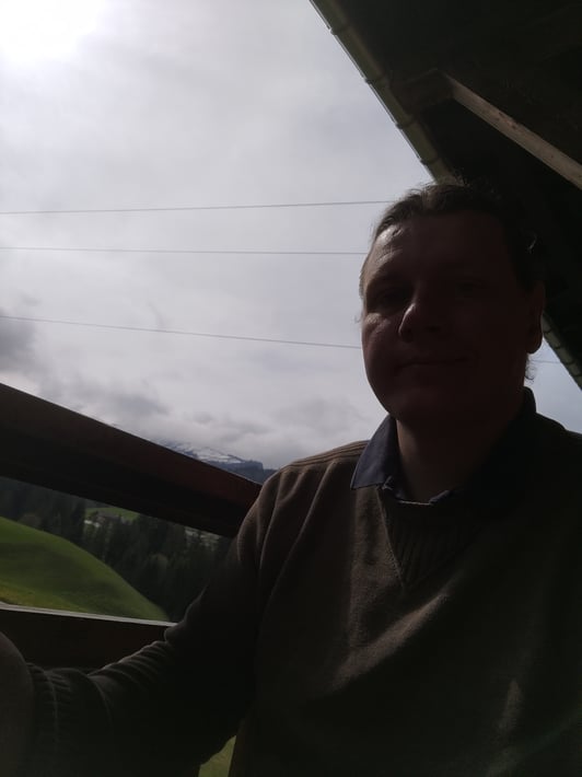 J'ai profité du Week-end pour écrire ma newsletter dans un chalet en Savoie. Cette proximité avec la nature m'avait manqué.