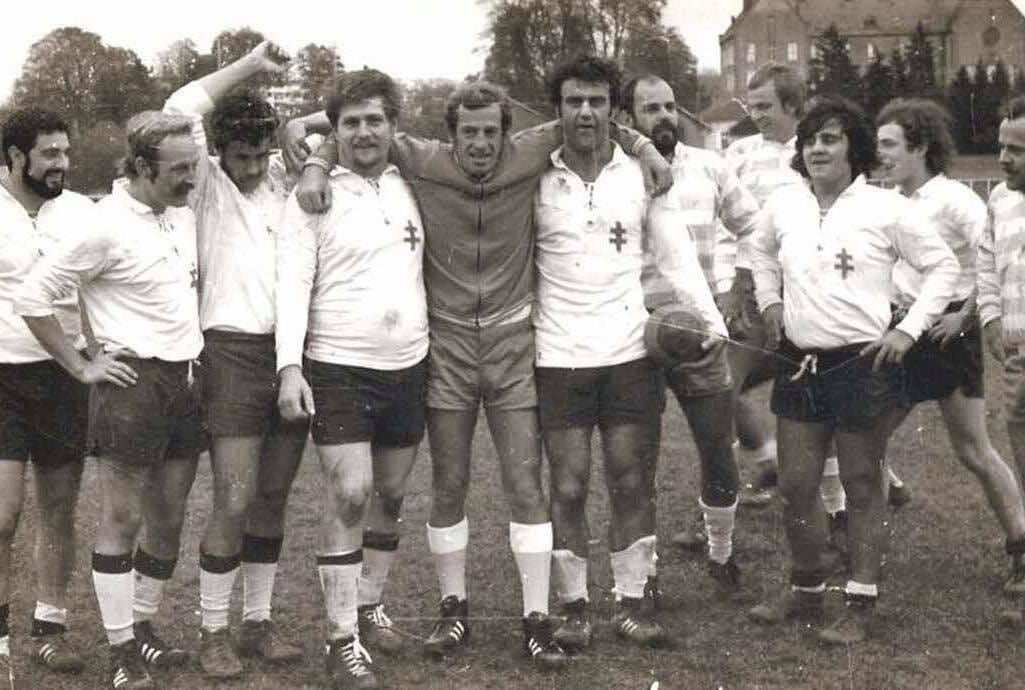 Jean Paul Belmondo et le RC Metz-Homecourt arborant La Croix de lorraine