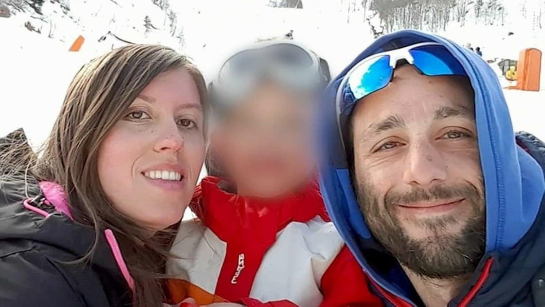 Cédric et Delphine Jubillar avec leur fils à la neige