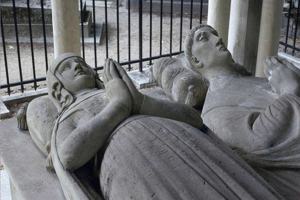 Gisants d'Héloïse et Abélard au cimetière du Père Lachaise, Paris