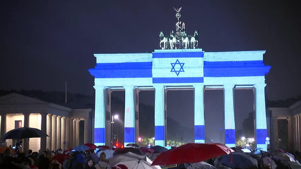 La porte du Brandebourg à Berlin le 7 octobre au soir