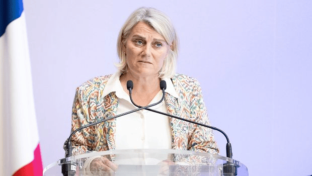 Notre Ministre de la Santé, Stéphanie Rist, doit passer de mauvaises journées en ce moment.