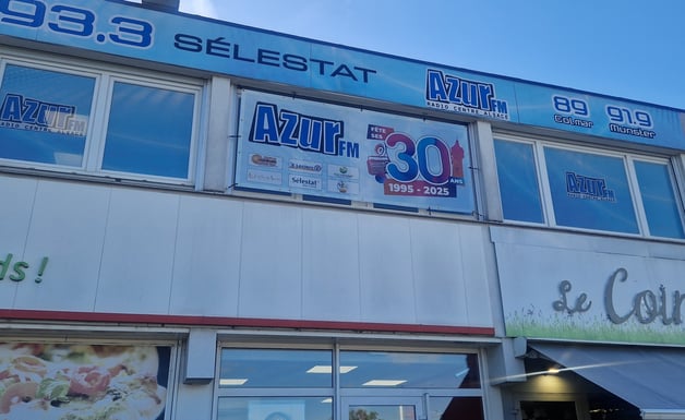 Devanture Azur FM 