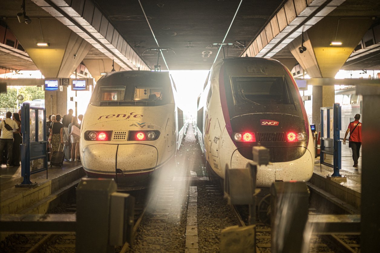 On verra bientôt ces deux compagnies côte à côte entre Paris, Lyon et Marseille. Crédit : AFP
