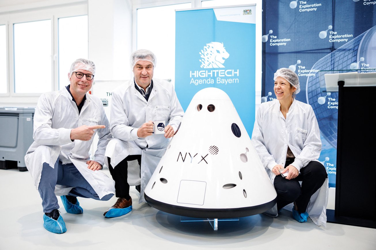 Hélène Huby présente Nyx, sa capsule spatiale. Crédit : AFP News