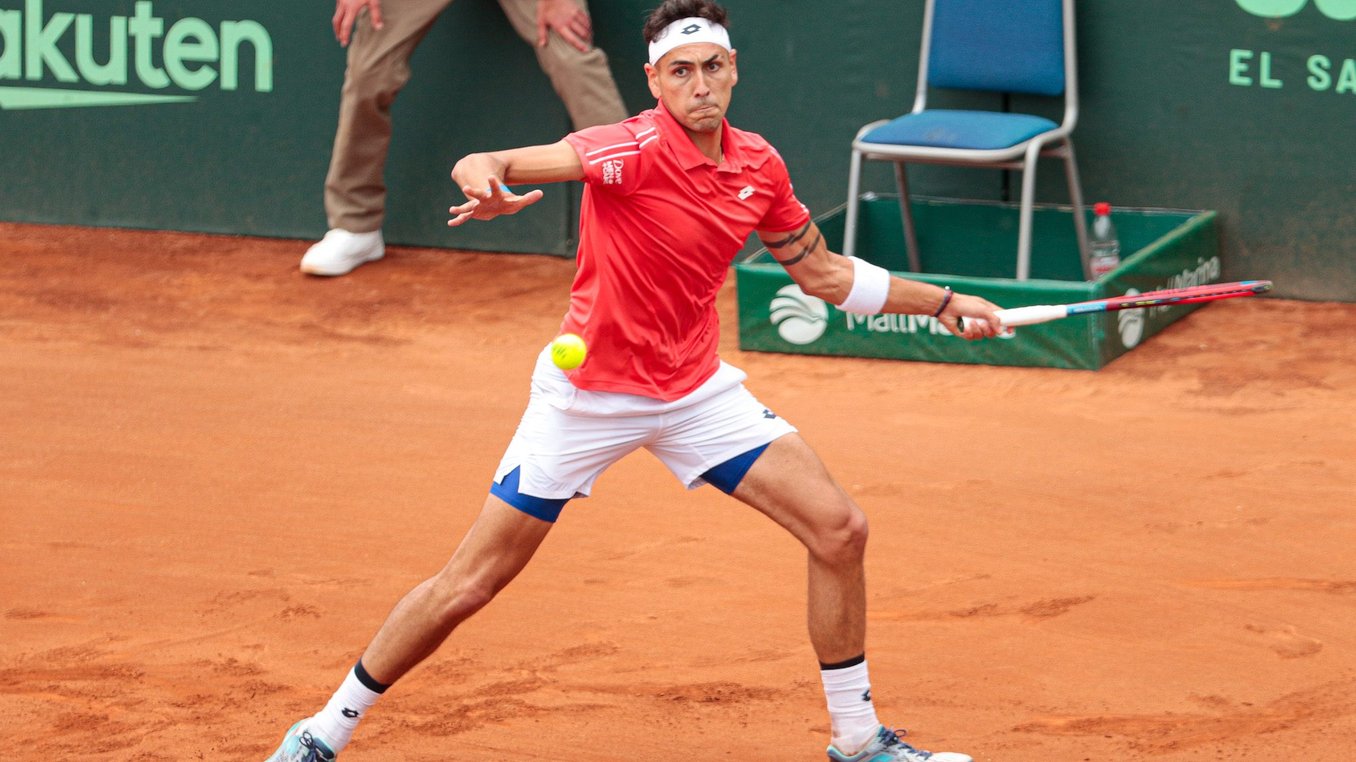 Pas une photo d'Alejandro Tabilo sur gazon. Quand on vous dit qu'ils aiment la terre battue ces chiliens