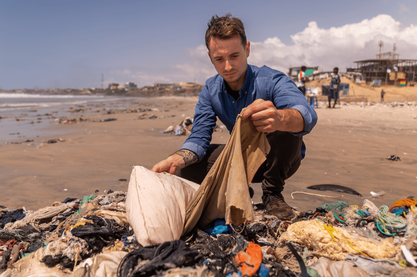 Lors de notre reportage sur les plages d'Accra, au Ghana. (photo Winter Productions)