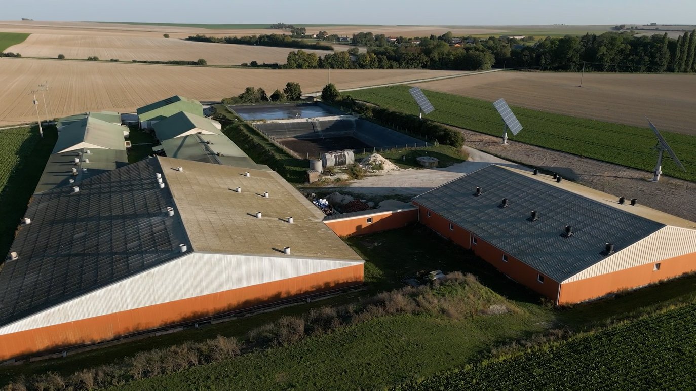 L'élevage porcin de Corbeil, dans la Marne, vu de l'extérieur. (photo L214)